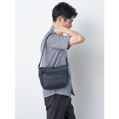 W̃|GXegp~jV_[obOBiȃtFCNU[ŐؑւvXBLxȃ|PbgAeʒ߂̃}`ȂǁA@\[BJWAȈۂ̃RTCYŁA^тɕ֗ȃACeɁB