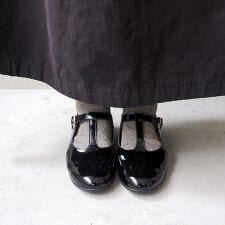 [24秋冬新色あり]Tストラップシューズ