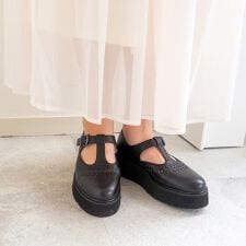 ［25春夏新作］軽量｜Tストラップシューズ