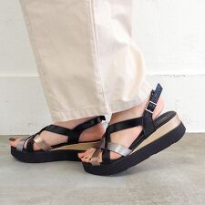 ［25春夏新作］ソフトレザーメッシュサンダル