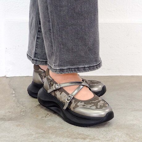 [^:4810001]Ȃ25H~VoGV[Yu₷ACÂ΂Xj[J[΂Ił܂vȂƂɎꂽ̂ÃJWAV[YBXj[J[̉K͂̂܂܂ɁAAbp[̃fUCő̃}lB{҂ݏグgDV[YC[WXgbvgłق̂oGRAȃ[hɁBebN̂\[ƃNbVX|Wӂ肵SnŃXgXt[ȈꑫłB₷̃|CgEXgbvōbz[hEX|WNbVłӂӂ̗SnE\[őɂȂɂACeڍׁuhFȂfށFubN/_[NO[FlHv~@ہ@@@K^bNFlHv~vEYFEq[̍F 5.5cmEǑF 3.5cm