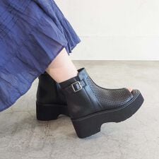 ［26春夏新作］軽量｜厚底パンチングブーツサンダル