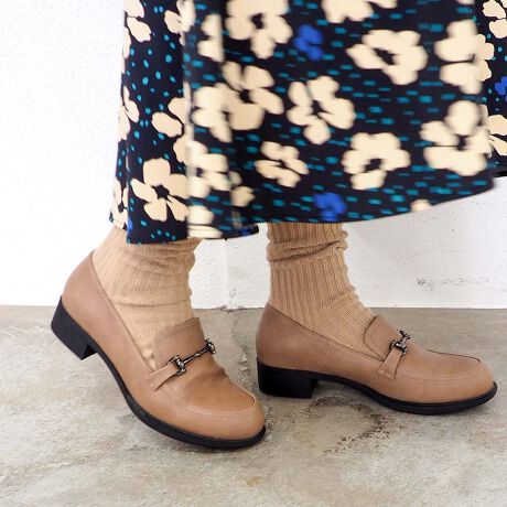 [^:8510083]byȂ񄠃rbg[t@[߂̃\[ł傤ǂ{[̃[q[rbg[t@[B̂ȂfUCŁAItBXp畁ig܂ŁA܂܂ȃV[Ŋ􂷂ACełB2025H̐VF̓_[Nx[WA_[NuE2J[łB₷̃|CgE\tgȍł₳ENbVC\[łӂӂ̗SnE[h\[ŕ₷ACeڍׁYFfށFvq[̍F3.5cmX^bt̒pr[[Juri]̂F22.8cmCYCGWvg^ׂߎTCYF22.5cm߂炩ÃNbVCłBTCYɂĂ͌Cŗƕ͂҂Aw҂Ȃ̂łAƂ銴܂BƗp̃WFNbV̊~߂΂傤ǂ悳łB[Chika]̂F23.8cmCYDGWvg^bӂTCYF23.5cm肵XgX̂ȂSnBAXgbLO┖̌CƁA኱ƂłB߂̃fUCłAv̊Ofނ炩A܂X|W̗nő肪łBq[邱ƂȂACyɕ܂BrbgłƊ̂ŁAdpɂgB[Masako]̂F24.2cmCYEMV^䎎TCYF24.0cmrbg[t@[Ȃ̂ŏł܂AĂ݂Ƃ炩ŃC\[C悭Aꂵ₷łBܐقǂ悭Ƃ肪XgXȂ܂BiXj[J[łɂłIӂ肵XJ[gŃ\bNX킹̂߂łA߃pcł̃JWAR[fɂ[Yuki]̂F24.2cmCYEGWvg^bߎTCYF24.5cm̃TCYł傤ǗǂłBXgbLOł̓pJpJ܂łBoĂ̍ɂȂ̂ŃXgXȂłBXgbLOtbgJo[͂A\bNXƍ킹Ă̂ŒʔNACełB͒ʋΗpƂĂIXXłB