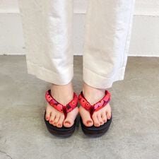 by あしながおじさん(by ashinagaojisan)の［25春夏新色あり］下駄トングサンダル