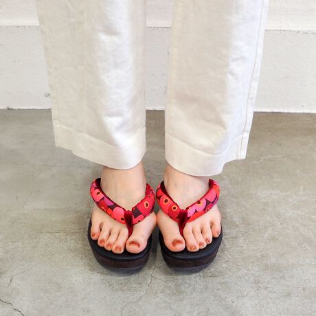 [^:8890804]byȂ2025tĐVF艺ʃgOT_byȂ̉Ă̐lCACeAʃT_Bk̂₳ƗñrrbgJ[̃RgXg|CgłB邭|bvȐFgŁA߂łȂɍ킹ĂN̐VF̓bhRrƃCG[Rr̂QFłB₷̃|CgEӂӂ\[ŒԗĂȂE@\tgnŌCCꂵɂEg킸ɃTbƒEł܂ACeڍׁfށFnYFǑF2.5cmq[̍F4.5cm