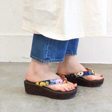 by あしながおじさん(by ashinagaojisan)の［25春夏新色あり］下駄トングサンダル