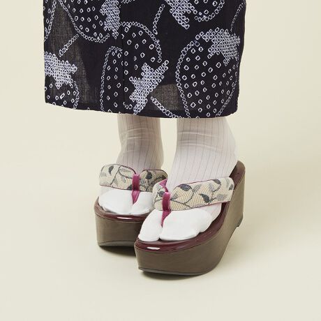 [^:8980664]byȂ2025tĐVFꉺʃgOT_byȂ̉Ă̐lCACeAꉺʃgOT_Bgۂĥ悤ȃCpNĝfUCŒڂ邱ƊԈႢȂBꕔ̓cՂ̃GiŎh蒲ɁB܂\[ɂ͂VbNȃEbh\[ł邳߂ȂfUCƂȂĂ܂B߂ałȂA̎ɂALgꑫłBN̐VF̓CG[Rrƃu[BCG[̓{^jJ̕@Au[̓Of[VJ[̕@|CgłB₷̃|CgEӂӂ\[ŒԗĂȂE@\tgnŌCCꂵɂEg킸ɃTbƒEł܂ACeڍׁfށFnYFǑF5.0cmq[̍F7.5cm