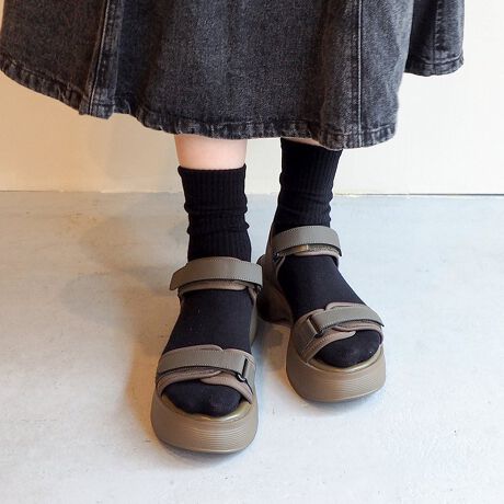 [^:8740185]byȂ2025tĐVFX|[cT_͂Ă̒ԃACeƂĒ蒅X|TBGbyȂ񂩂͑l̑Ɏ1āBAbp[ƃ\[̃J[𑵂Ăق̂胂[hY܂BR[fgȂhAꂢ߃X^Cɂ킹₷VbNȔzF́B^̌\[̓tbgł͂ȂAObƝPꂽq[̂tHBX΂͂قƂǂȂ̂Ƀq[T_̂悤ȘȂ܂łB2025Ă̐VF̓AC{[BMM߂ȂȑfނŁAiȋPvXBɃtF~jŉ؂₩̂J[łB₷̃|CgEX|WNbVӂӂ̗SnE2̃xg͖ʃt@Xi[ŕ̒߂\E\[ŜɌ݂tbgoACeڍבfށFn~vYFǑF3.5cmq[̍F5.5cm