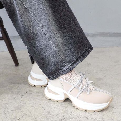 [^:8710609]byȂ2025H~VFoGXj[J[gh̃oGRAӎAK[[ȃXj[J[Bۂ݂̂tHƂQ񂾏ȃ{|CgłBXj[J[̃JWAɁA_u{ƃL[gȃJ[ŊÂՂɃfUCB\[ŜɌ݂̂ŊyăX^CAbv܂BȃJE^[iTbƃCV[Y(R)JE^[j̗pnYt[dlȂ̂́BႪ܂Ag킸ɃTbƗCy͖ZɊ@\łBg킸nYt[dl̃Xj[J[ɂ͓ȃJE^[uTbƃCV[Y(R)JE^[vgpĂ܂B܂ŌCxꂽ悤ȂƃfUCŁAg킸ɑ点ČC𗚂Ƃł܂Bp̍ۂ͂ƂׂɂB₷̃|CgEEhgDŎwߕtȂE{tXgbvōbz[hE\[Œnʂ̍dȂEJE^[Ŏg킸遥ACeڍׁYFfށF@ہ~vǑF3.5cmq[̍F6.0cm