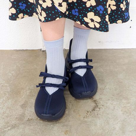 [^:8710609]byȂ2025H~VFoGXj[J[gh̃oGRAӎAK[[ȃXj[J[Bۂ݂̂tHƂQ񂾏ȃ{|CgłBXj[J[̃JWAɁA_u{ƃL[gȃJ[ŊÂՂɃfUCB\[ŜɌ݂̂ŊyăX^CAbv܂BȃJE^[iTbƃCV[Y(R)JE^[j̗pnYt[dlȂ̂́BႪ܂Ag킸ɃTbƗCy͖ZɊ@\łBg킸nYt[dl̃Xj[J[ɂ͓ȃJE^[uTbƃCV[Y(R)JE^[vgpĂ܂B܂ŌCxꂽ悤ȂƃfUCŁAg킸ɑ点ČC𗚂Ƃł܂Bp̍ۂ͂ƂׂɂB₷̃|CgEEhgDŎwߕtȂE{tXgbvōbz[hE\[Œnʂ̍dȂEJE^[Ŏg킸遥ACeڍׁYFfށF@ہ~vǑF3.5cmq[̍F6.0cm