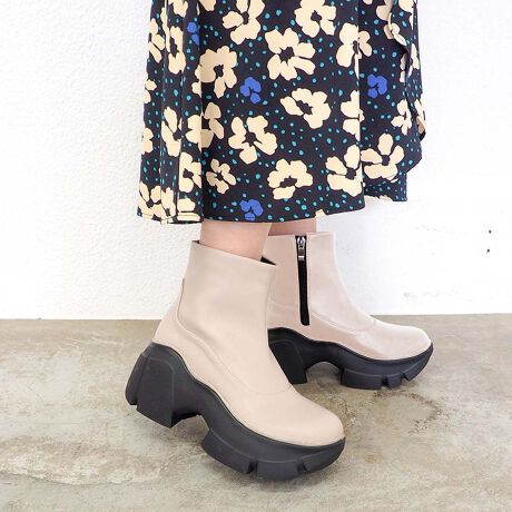 [^:8710613]byȂXj[J[u[c{[Ղ̃\[ŃVvȂ݊u[cB̂Ȃ~j}ȃfUCɁAGbW̌gbN\[߂܂Bq[7.5cmƍ߂̐ݒłǑŌX΂͊ɂ₩Be͂̂\[ŃXj[J[̂悤Ȍy₩ȗSnĂ邩A𐷂₷͂L[vBԗĂɂACxgȂǁuēvV[ɂ҂ȈꑫłB₷̃|CgE炩Vtgő𓮂₷EX΂̏Ȃŕ₷EXj[J[CNȌy₩ȗSnACeڍׁEuh:byȂEf:vEY:Eq[̍: 7.5cmEǑ: 4.5cmE: 12.0cm̎dlύXɂăfBʐ^ɎgpĂTv͗̎dlقȂĂ܂Biɂ͗ɃWOUOXeb`܂Bdl͏iʐ^QƂB