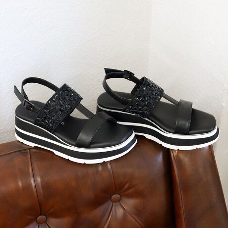 [^:1320679]T@T@2025tĐVTXgbvX|[cT_T@T@ł͂̉āAX|T̋Cy◚₷͊mۂAꂢ߂ɗl̂߂̃fUCāB@ׂȃ[XƎU΂߂ꂽrW[ڂ䂭tF~jȈꑫłBig͂AʂȃV[ł􂵂BX|TȂł̗͂₷͂mہBX^CAbv\[͑Oɂ݂q[X΂͂2.5cmBX΂ɕ܂Bw悩炩Ƃ܂łNbVĂ̂őɂȂɂBܐAbAƂ̓xgŃz[hBEɂA芴@̉ăC`IṼX|TłB₷̃|CgEܐEbEƂz[hxgfUCENbV̌C\[őɂȂȂE\[Œnʂ̍dȂE\[Ŝ݂̌ŌX΂ɂ₩ŕ₷ACeڍ׌YFfށF@ہ~lHvǑF3.5cmq[̍F6.0cm