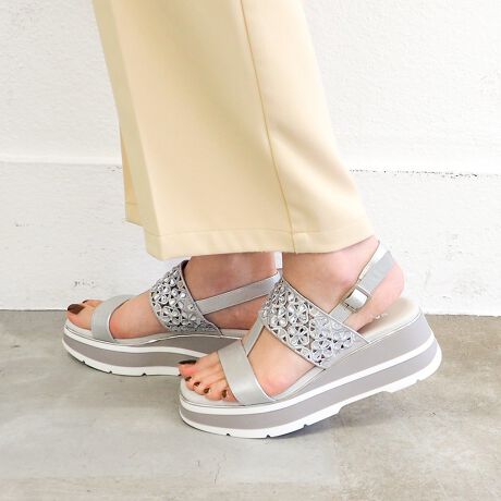 [^:1320679]T@T@2025tĐVTXgbvX|[cT_T@T@ł͂̉āAX|T̋Cy◚₷͊mۂAꂢ߂ɗl̂߂̃fUCāB@ׂȃ[XƎU΂߂ꂽrW[ڂ䂭tF~jȈꑫłBig͂AʂȃV[ł􂵂BX|TȂł̗͂₷͂mہBX^CAbv\[͑Oɂ݂q[X΂͂2.5cmBX΂ɕ܂Bw悩炩Ƃ܂łNbVĂ̂őɂȂɂBܐAbAƂ̓xgŃz[hBEɂA芴@̉ăC`IṼX|TłB₷̃|CgEܐEbEƂz[hxgfUCENbV̌C\[őɂȂȂE\[Œnʂ̍dȂE\[Ŝ݂̌ŌX΂ɂ₩ŕ₷ACeڍ׌YFfށF@ہ~lHvǑF3.5cmq[̍F6.0cm