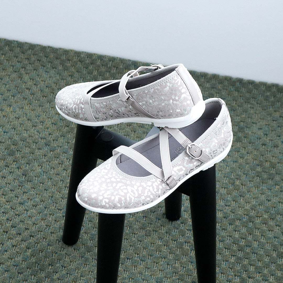 [�}���C]�m26�t�ĐV�F����n�����b�o���G�V���[�Y/�T���@�T���@�icavacava�j �V���o�[�R���r