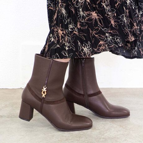 [^:1320709]cava cavaiT@T@j2025H~Vhq[AbvCu[cꂽfUCƏiȃfBe[T@T@̃V[gu[cB_ȃp^[؂ւۓIŁAJo[u[ĉ悤ȍ\zIȃfUCɁAّfނ̃RgXgANZgƂȂAĂ܂BTChɂS[hƉؚȃe[vAVvȂiȉ؂₩oB6cm̃q[݌v́AƌƓɁA芴˔Ă܂BSnɂAXNGAgDŎwɗ]TAX|WNbVő炩Bh\[Ŋ₷ʂłSĕ܂B₷̃|CgEXNGAgDŎwEX|WNbVő\tgEڃq[ň芴Eh\[Ŋ₷ʂSACeڍׁEuhFcava cavaiT@T@jEfށFv~rvEYFEq[̍F 6.0cmEF 15.0cmEF 27.5cm