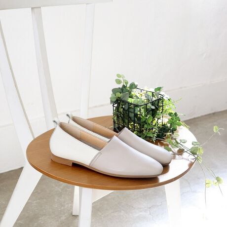 [^:5360373]ENȂ񄠖hbLJbgtbgV[YlC̃OZ[ACej[AAꂽۂɐ܂ςENȂVԁBVvŖÔȂfUCƗSn̂悳ŁAX^bt߂uɂȂȂCvɂoꂷACełBhU[ŋ}ȉJɂS̏iɂ́A}ȉJɂSȖhU[gpĂ܂Bv̂Ȃ߂iKŖhHȀォ炳ɋH{Ă邽߁AƂĂʂɂȂĂ܂B␅݂ɂAȒPBU[ACeS҂ɂ߂łB{i͊Shł͂܂񁥗₷̃|CgɂȂȂCƂĂȂ݂̃ACeBSñ|Cg͂IE\ȂdĂ̊vő肪\tgEܐɂ炩cgpwւ̈[Eb[z[ĥōbEɂ₷ACeڍׁEuhFENȂEfށFvEYF{Eq[̍F 1.5cmEБ̏dF 190gX^bt̒pr[[Megumi]̂F22.8cmCYEGWvg^O䎎TCYF23.0cm/22.5cmv炩̂ŒߕtȂBS̓IɃTCY傫߁B23.0cmƏƂ̂ŁA22.5cmƂAWXgTCYłB[Ayumi]̂F23.1cmCYEGWvg^ewߎTCYF23.0cm/22.5cm炷ׂĂ炩āA瑫Ă܂B22.5cmƂA傤ǗǂłB[Mizuki]̂F24.7cmCYEiL߁jXNGA^䎎TCYF24.5cm͂҂B͂҂BɂȂ̂24.5cmővłǍ`ijɂȂĂ܂̂ŁAL⑫̌`CɂȂ͗vB