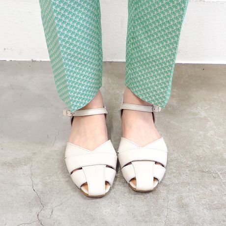 [^:5360591]ENȂb2025tĐVhZp[gV[YwƂƂJo[ĂZp[gV[YBIo߂Ȃ̂ŁAtH܂łƒ1B\bNXR[f܂B肵VGbgŃJWA߂Aꂢ߂ȃR[fɂDBẴItBXX^Cɂ߂łBENȂ炵\tgȍŌCCꂵɂAbNXSnBhU[ŉɋȒPłB₷̃|CgE\tgȍŒߕtȂEXgbvtłŒEɂEhU[ŉɋACeڍ׌YF{fށFvq[̍F1.5cmӂ{i͖hU[gpĂ܂fUC̓AG͔ꂸACV[YƂĂ̋@\͎킹Ă܂BJV̂gp͂TB