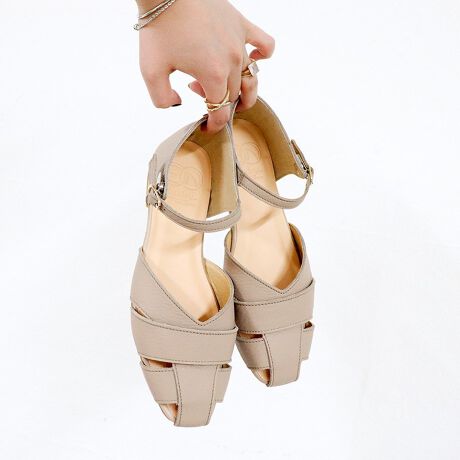 [^:5360591]ENȂb2025tĐVhZp[gV[YwƂƂJo[ĂZp[gV[YBIo߂Ȃ̂ŁAtH܂łƒ1B\bNXR[f܂B肵VGbgŃJWA߂Aꂢ߂ȃR[fɂDBẴItBXX^Cɂ߂łBENȂ炵\tgȍŌCCꂵɂAbNXSnBhU[ŉɋȒPłB₷̃|CgE\tgȍŒߕtȂEXgbvtłŒEɂEhU[ŉɋACeڍ׌YF{fށFvq[̍F1.5cmӂ{i͖hU[gpĂ܂fUC̓AG͔ꂸACV[YƂĂ̋@\͎킹Ă܂BJV̂gp͂TB