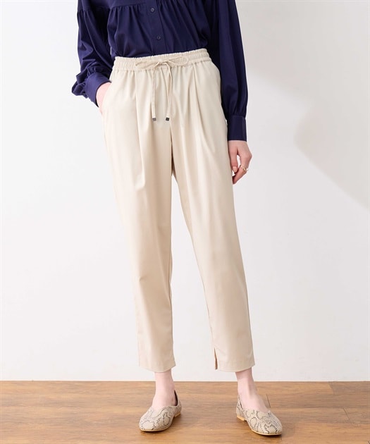 タックテーパードパンツ