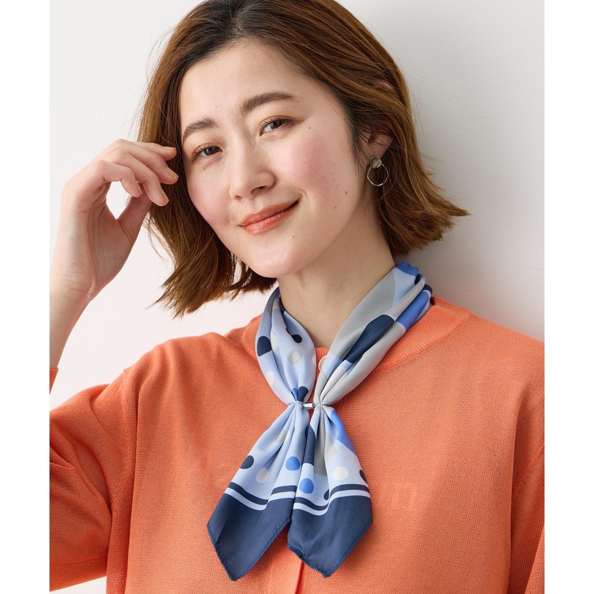 スカーフ・バンダナ (ポリエステル素材、青色・ネイビー・ブルー系) の