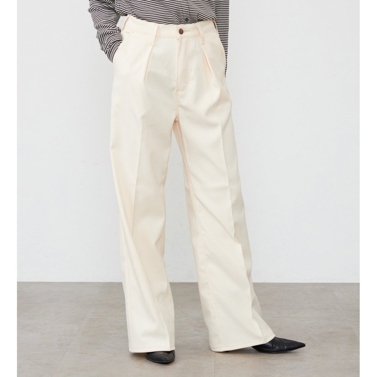 [�}���C]�yLADYS�zWRANGLER WRANCHER WIDE/�����`���[ �t���A�[���C�h�p���c/�����O���[�iWrangler�j �I�t�z���C�g