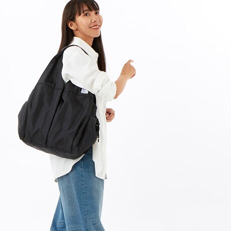 [^:50416]t@bVuh<OZOC>̃g[gobOByʂő傫ANeBug[g̓}U[obOƂĂgp\B͂Ȃ̂ňSĂg܂B22cm̎͌|\ł܂BlXȃV[Ŋ􂷂dオƂȂĂ܂B