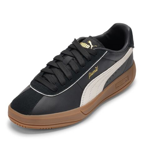 [^:400364.02L]1970N㔼̃CMXŁATbJ[X^WAł̃J`[ɋNueXX^CvƌĂ΂郀[ug܂܂Btbg{[ƃeXX^CɃCXpCAꂽRNVPUMA ClubAEBYpXj[J[IɃfUCĔ\BVZeBbNƃXG[h̃Abp[̃V[YłBTChPUMAtH[XgbvAV[^PUMA No.1S{AȂ̃[h[uɐVȕ͋C̃Xj[J[ǉł܂BSOFTFOAM+\bNCi[Ȃ̑ʂĊyɃX^CbVŉKɂ܂B