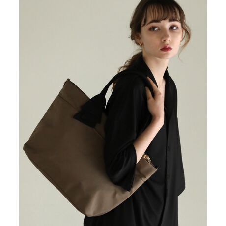 [^:ay0400005086]aity ACeB Ԃ̃Vvȃg[gobOƃnhɏiȃ{gݍ킹fUCBl̏iɂg悤A{̃fUCɂꂽiȈۂɂȂĂ܂B13C`PCXb|TCYȂ̂ŁAʋ΂ʊw͂}U[YobOAsp܂ŕL􂵂܂Big͂Aqf[gȂǂł肰ȂoACeƂĂ҂łBVvȂ؂₩ȃANZĝœwEƎIP[Wj[Yɂ߂łIXXT̃|CgvCx[gItBXJWAɂI[V[Yg㎿ȌyʃiCfނgp}`LȂ̂ŁAڈȏɗeʂ܂R[fBl[g₷ʔNʂĎgfUC֗ȃV_[XgbvtV_[XgbvF聠`STCYFzFijO|PbgFI[v~1|PbgFt@Xi[~1CI[v~2yfށz{/iC@n/|GXe@yYzyfgz167cmyTCYf[^z(R)F:43.5(^e)F:27(}`)F:14.5yJ[WJzO[x[W/J[L/ubNyiӎzTCY̓[J[̐ɂȂ܂A덷ꍇ܂Bf摜͊̉eɂJ[قȂČꍇ܂Bi摜͂ɂȂ郂j^[Ȃǂ̊ɂĎ኱̌덷܂B