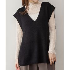 深Vネックニットベスト