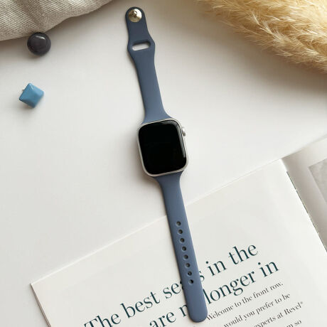 [^:UI-WBAS-0SSB]Ȃ̓ʂAVvŐꂽfUC̃AbvEHb`ohBאg̃VRoh́AyƏ_˔AԂ̒płXgXt[BVvȂiȃfUĆAǂȃX^Cɂ}b`܂BItBXłJWAȏłgėpƁAꂽfUC͂łBɗDtBbgAKɉ߂܂BVRfނŊ␅ɋA^łSĂgp܂BΉ@Apple Watch Series9,Series8,Series7(41mm)Apple Watch Series(2/1),Series6,Series5,Series4(40mm)Apple Watch Series3,Series2,Series1(38mm)E茳XȃtHEׂVRohEVvELC߁Eɂ߁E8F̖LxȃJ[Cibv@킢@@l킢l@߁@lC@sVv@@؍AbvEHb`ohApple Watch ohAbvEHb`pohApple Watchpohoh@Hsv{i͒[ւ̏≘Sɖĥł͂܂BfBXvCAj^[̎dlɂĎۂ̐FƂقȂČꍇ܂Bi̎dlAfUC͉ǂȂǂ̂ߎO\ȂɕύXꍇ܂Bidl/ZpdlގFVRA^pbP[WTCYFH199mm~W70mm~D5.6mm