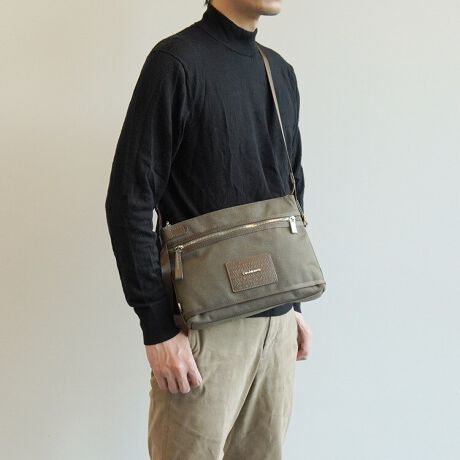 [^:92931]NVbNȒɖȃJWAYAC^A~^[eCXgfUC̃V[YH{Ԏ̃iCfނŁAVvȂXybNɂAANeBuȃCtV[T|[gBig͂AsɂœKBRpNgȃV_[obO͒jpłg܂BH{̂ɂ͝H{ngpAE^[}[NU[ɑS̃G{X{Aɗ̓IȃS̃^obWAE^[}[Nt tg|PbgEǂ炩łJ\ȃt@Xi[|PbgB[eBeB[|Pbg̐ɕ֗ȓ|Pbgt