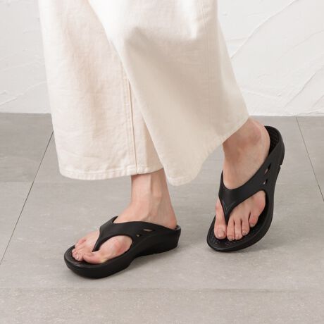 [^:2413L]ӂӂ튴Gł҂ƃtBbgyʃ\tgT_BEVAdx45̏_炩ƒeނ悤ȃNbVB₨ȖALvȂǂ̃W[AX|[čACVсAItBXȂǂ̎܂ŎRȃX^CŊyވꑫBVvŃJ[oG[VLxȃACełBEVAdx͔A@ɂقȂꍇ܂B_ freeebo 4̃|Cg ^1. EVAdx45̂炩yʃNbV2. njJ\Ŋɂ3. ̃A[`ɃtBbgāAKɕ4. AEg\[̓[O`ŕ₷#Jo[T_ #T_ygp̒ӁziEVA𔭖AfނgpĂ܂B̓Aό`̋ꂪ܂BOւ̕uAԓ⍂ɂȂꏊւ̕u͕ό`̃XN܂܂̂ŕۊǏꏊA戵ɂĂ͏\ӂĂBΉTCY\S 22.0cm`22.5cmM 23.0cm`23.5cmL 24.0cm`24.5cmΉTCY\͖ڈƂȂ܂B