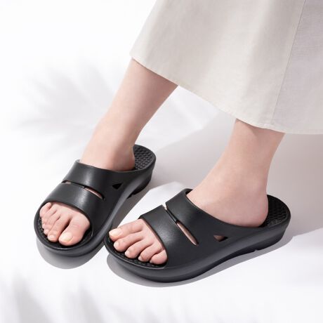 [^:2411L]ӂӂ튴Gł҂ƃtBbgyʃ\tgT_BEVAdx45̏_炩ƒeނ悤ȃNbVB₨ȖALvȂǂ̃W[AX|[čACVсAItBXȂǂ̎܂ŎRȃX^CŊyވꑫBVvŃJ[oG[VLxȃACełBEVAdx͔A@ɂقȂꍇ܂B_ freeebo 4̃|Cg ^1. EVAdx45̂炩yʃNbV2. njJ\Ŋɂ3. ̃A[`ɃtBbgāAKɕ4. AEg\[̓[O`ŕ₷#Jo[T_ #T_ygp̒ӁziEVA𔭖AfނgpĂ܂B̓Aό`̋ꂪ܂BOւ̕uAԓ⍂ɂȂꏊւ̕u͕ό`̃XN܂܂̂ŕۊǏꏊA戵ɂĂ͏\ӂĂBΉTCY\S 22.0cm`22.5cmM 23.0cm`23.5cmL 24.0cm`24.5cmΉTCY\͖ڈƂȂ܂B