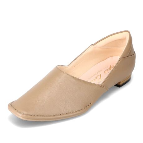 [^:416]LCɖĂpvXBƂ̃NbV_炩ĉKIXNGAgD[hŃJbRۂɁB