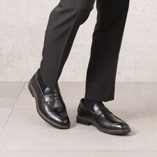 エリニュス・クラウン(ERINYS CROWN)の本革ローファー