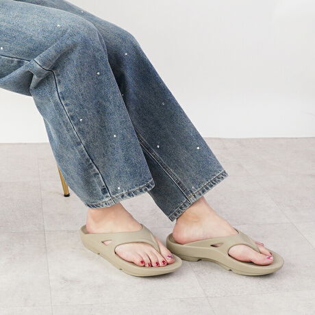 [^:213001850]{IĝɗDJo[T_oIIXX|CgEyʂŃXgXȂKȗSnEe͐̂EVAfނ̃T_BEgO_炩bւ̑\tgByڍׁzq[F3.0cm / ꕝF10.0cm/ bOF20.0cm / fށFEVA / БdF117gyTCYzSi22.0`22.5cmjMi23.0`23.5cmjLi24.0`24.5cmjLLi24.5`25.0cmjyJ[zubNx[WyfTCYz̃TCY24.0cm / pFLj^[ɂAۂ̂FƈقȂꍇ܂B