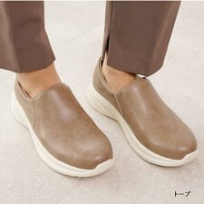 リリオブランコ(Lirio blanco)のスニーカー スリッポン レディース ローヒール 柔らかい 軽量 レザー調 人工皮革 黒 ブラック