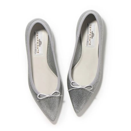 [^:429108069]yTEMPERATE@IRMA GLITTERz̃|CebhoGV[Yl߂TEMPERATẼVOl`[fBV[vȃgEɁAi荞񂾃EGXgBǂ܂łꂽVGbgǋ܂Bׂq̃Ob^[@ׂɋPꑫBOb^[͑fޓɕ߂ĂASz܂BE̐^̃CWFNVV[YBpڂȂZȂShBE≘ɋPVCfށBẼe[vƃ{͔GĂFȂ[J[ށBEւ̕SȂ̓IȍJbvC\[BEC\[͊␅GɂhdlBEX͗l̊ɂAEg\[BfށFPVCHEELF13mmБdʁF178gi38TCYjTCYpCsOXȌ`̂߁A߁AƂ߂̕ɂ߂̃fłBΉTCYɂẮÃf0.5cm邽߂ӂB22.5cm@@TEMPERATETCY:3723.0cm@@TEMPERATETCY:3823.5cm@@TEMPERATETCY:3924.0cm@@TEMPERATETCY:4024.5cm@@TEMPERATETCY:41EtBbeBOɂ͌lL͖ڈłBETEMPERATETCY͈ʓIȃ[sATCYƂ͈قȂ܂BJ[BLACKCHAMPAGNESILVERyTEMPERATEiepCgjzTEMPERATE2017NɓŒauhłBRNV̂قƂǂPVC(|rj)fނ̃CWFNV@ōĂAAbp[ƃ\[̐`ɂȂĂ邽߁ACꂩZ邱ƂȂShdlɂȂĂ܂B܂ALYtɂAƂĂȒPłBāAfނJ[AIWĩvgA҂ƂtBbgƕi˔Ă܂BTEMPERATÉgT߂ȁhƂӖBȂɂƊYAǂȃX^Cɂ킹₷悤ȃfUCƃJ[𔭐MĂ܂BGKgɂ[hɂJWAɂLAW邱ƂłAfUC̖}f̍AJ̓͂JU肻ȓ̒ʋ΂₨oɂ҂łB