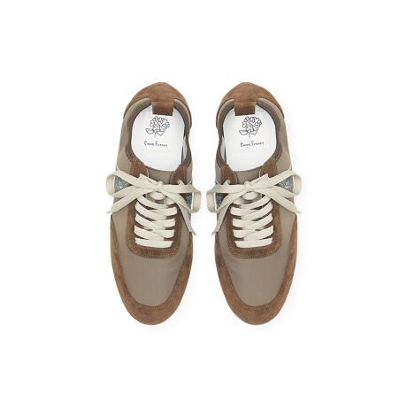 [^:09g-G]ʂ̃Ob^[ANZgɂȂXj[J[Vox[VbNȃXj[J[̃fUCłܐEJJgEV[[Xɂ̓xAU[gpĂ荂vXăTChɂ̓Ob^[̃CĂ葫т₩ɋP܂͐Lk葫ɍ킹ĉKɃtBbgH{Ă̂ŉJ̓łSėĒ܂yX^btr[zu◷sɂsb^viX^btJjpTCYF24.0cmiĩTCYF24.0cmj : bAA䂬݁AMV^\bNXȂ23.5cmłx̂łAɂȂƋ̂ŁAʏʂ24.0cmIт܂B gh̔Xj[J[łANbV̍~̂ŁAtÂ炭AKɗ܂yāASɂȂĂ邽߁A◷sɂsb^̈ꑫł JWAȃfjX^Cɂ͂Aꂩ̋G߂͔̃RbgsȂǏĂ̑u₩ȃX^COɂ킹ł?uYڃX^CDȕɂ߂łIviX^btNjpTCYF24.0cmiĩTCYF23.0cm-23.5cmjFMV^i23.5cm𒅗p鎖̂łÃ͔XgbLO킹24.0cmLctBbgAC킹ƃWXgTCYłI ɃSĂfUĈ߁Aقǂ悢tBbgƒEX[YȂƂȂĂ܂B VvȃfUCȂTChɂꂽOb^[肰ȂANZgƂȂĂAJWAɂȂ肷Ȃ̂ŁAYڃX^CDȕɂ߂łI