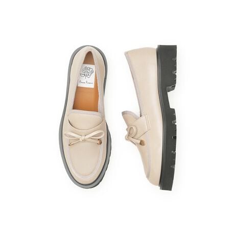 [^:2002f]^N\[ň芴ƃghAAbp[ɂ̓OOe[v炢Aق̂Â[t@[Btgɂ̓S[h̐{AtF~jȉ炵Ƒl炵i𗼗܂Bfނ́AxxbgƃX[X2ނpӁBfC[ɂoɂԈႢȂBH~ÐhoXŃX^COĂ}Xgnu[t@[łB