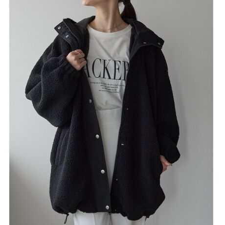 lJWAӂlJWAȃ{AR[g[X܂Bꂩ̋G߁AsAf[gAVbsOȂǂƂoɑ劈􂵂Ă~h̃R[głBDesigñ{Aڂ䂭Alt[hR[głBHD邾Œf{Afށ~t[hfUC͂̈ꒅBӂƂ{AɁAtg̃{^ANZgɂȂl~hu]BWbvJŁA̓̋CX^COɍ킹ĒȂy߂܂B悢{[oARƂȂꂽۂɎdオꖇłBStylingfj`mpŃtɒȂ̂͂AOXJ[gpcŏ炵VGbgyނ̂߁Bt[htȂ̂ŃJWAɂLCڂȃX^Cɂ}b`܂Bdlň݁FLkFLF򊴁FnF聦TCYڍׁ@38(M)F62cm@ŏ52cm@d1000(g)[^:60252]