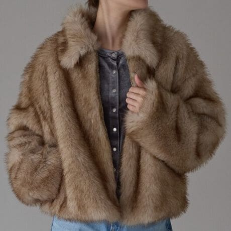 GghIƉƉ݊Q̃t@[R[g[X܂Bf[gAsAtFXACuANX}Xp[eB[AȂǂ́BAE^[ƂăIP[WV[ɑ劈􂵂ĂACełBDesignGgh̃t@[WPbg̓VvȃR[fɍ킹邾ŏ{ȃX^CɁBh͂A悤ȃt@[łȂꂽAs[ĂBStylingJWAȃX^C͂Aꂢ߂ɂiɌĂ܂BCi[ɂ́AVcAuEXAsVcAjbgȂǁA{g̓XJ[gBpcAfjȂǂɂxXgR[fB􌋍Ap[eB[Ȃǂ̃hX̃AE^[ɂIXXłBpV[f[gAsAtFXACuANX}Xp[eB[AȂǂ́BAE^[ƂăIP[WV[ɑ劈􂵂ĂACełB߂̃TCYőO̓t@Xi[JłBfސntFCNt@[tFCNt@[łAё̕Ȃǃb`̂dオłBTCYڍ38(M)TCYF57cm[^:60251]