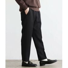 リラクシングシルエットセンタープレススラックスパンツ　　ポリストレッチ生地／テックリネン生地