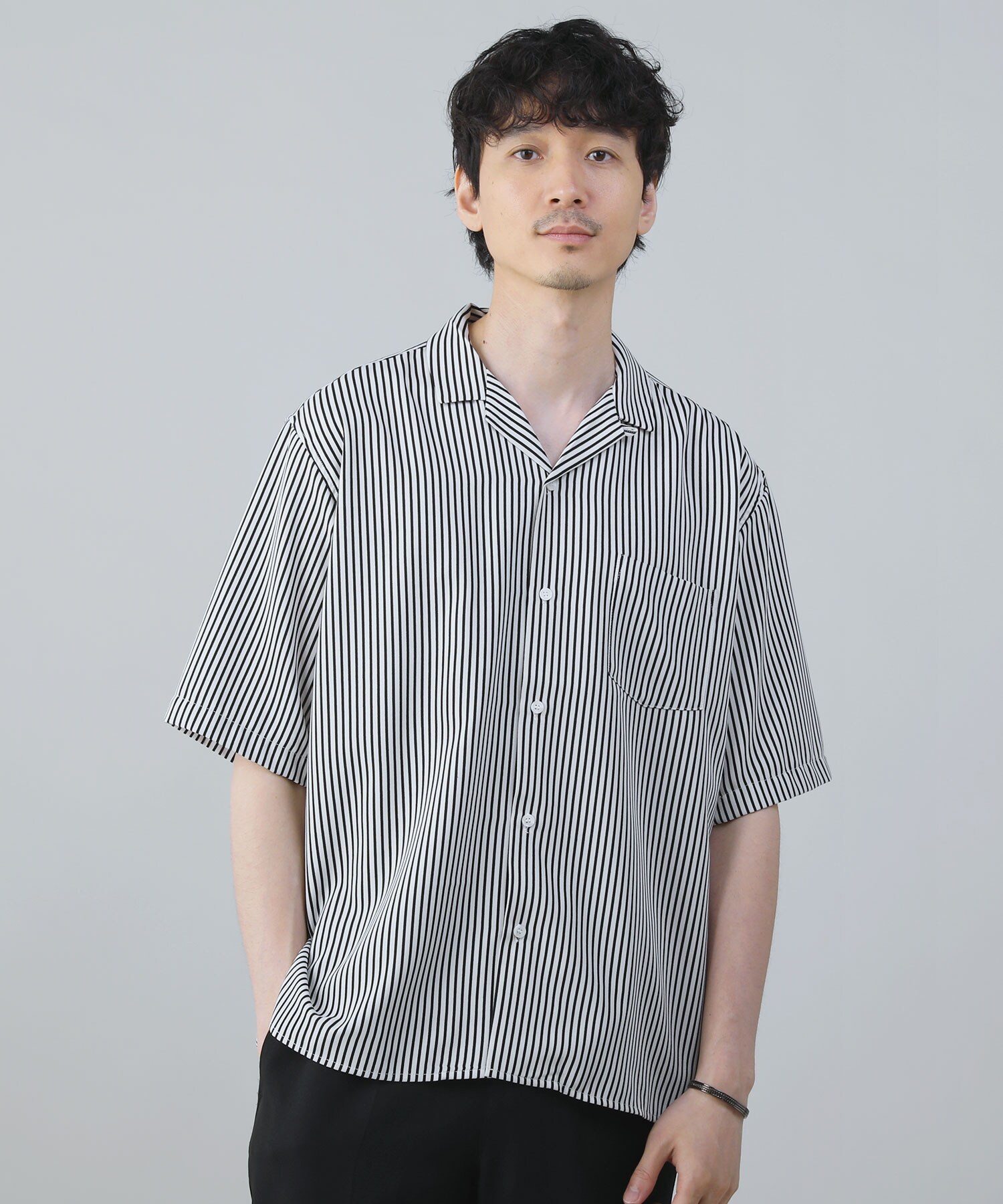 SLICK＞アブストラクトプリントドルマンスリーブ5分袖シャツ