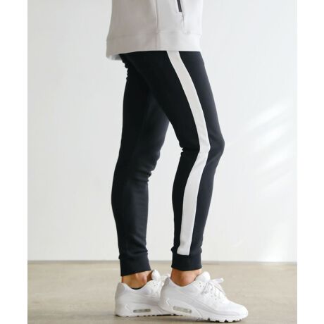 gƂ܂ŁĥoɂKA}CEFAƂĂڂWK[pcBLkɕx񂾃\tgȐnɂAXgXȂNȐSnő̖͂łBʔ̂ł͂悭AyyȗѐngȃWK[pc܂B؂炢ѐn̂̂ƂǂĂڂ`[vȈۂoĂ܂ɁAƂԂɃN^N^ɂȂĂ܂܂Bō͎gp闠ѐň݂ɂ܂B̉iтŖڎwōx̗̌ѐn̗pĂ܂Bڕt300gƂ݂̂闠ѐnɂĊȒPɂ̓w^炸AVGbgԃLCɕۂWK[pc܂BXEFbgngpACełאg̃VGbgŐ݌vĂ邽߁Â悤Ȃ炵Ȃۂ͗^܂B₷_炩ȐñWK[pc͎]Ԃł̈ړⒷԂ̎Ԃ̉^]łꂸAW[̗\ȂǂɂĂBNẐȂfUCȂ̂ŃR[fBl[gɎ̂ȒPŁAQ̐Sn܂Ďv킸fC[[XĂ܂ACełBX|[eB[ȈۂvXTChC̃fUCA킹ACeI΂񂵗͂C̃VvfUCAIȐFgڂoCJ[fUCȂS13ނ̃J[WJBFႢŕ{Ă̂߂̖LxȃoG[VƂȂĂ܂BpXybNfF185cmbpTCYFL