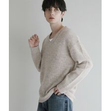 フラッフィーヤーン片畦編みVネックニット