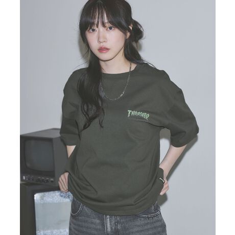 [^:msg250108]yTHRASHER/XbV[z1981NɃTtVXREric SwensonAFausto VitellonČ킸ƒmꂽUSA\XP[g{[h厏THRASHER MAGAZINEBG̊sɗ܂炸̃uhƂĂ̒nʂ͐E̎҂̊ԂŊmł镨ƂȂĂBXP[g{[h̘gɂƂꂸEFAAA[g[NAbNÃXChX|[cEɒuĂ̓Ǝ̐Eς͂킻̎̃TuJ`[̑㖼ɂȂĂƌĂߌł͖BpointETHRASHER~MSGʒACe̔TVcBEgĥ{bNXVGbgɁABe[WCNȉHvg{ꖇ́AVvȂQ̑݊܂BEtgƃobNɎ{ꂽTHRASHERS̃vgڂAx[VbNȂX^CÕANZgɁBER[fBl[gɍ킹₷AubNAzCgA`R[3FWJBEnɂ͒ʋCƔG̗ǂ͂̃Rbg100VfނgpBEقǂ悢݂Ə_炩ŁAďłKɒp܂BEY͂AfB[XYCNɒȂ郆jZbNXACełBstylingEꖇŎɂȂTVćAfjpc⃏Ch߂̃pcȂǂƃJWAɍ킹̂߁BEgh̃XEFbgpcW[cƍ킹؍Xg[gR[fQB