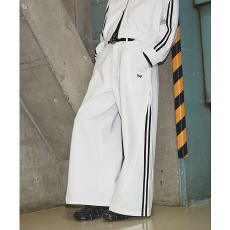 [^:msg250520]pointEI[o[TCỸVGbgɉfTChCANZgɂȂgbNpcBETChɎ{ꂽWbv͊J߂ŃVGbgɕωvXBEWbvɂ͐M̒u鍑YYKK̃^WbvgpBER[fCŃChe[p[hɎ݂ɃAWł閜\Ȉ{łBEƂ̑fފŃXg[g[hĂA؍Xg[g炵y߂܂BEYAfB[X킸pł郆jZbNXdlŁAyAR[f߂łBstylingE[YȃXEFbgNbvh̃gbvXƍ킹΁A؍Xg[g炵Y2K̂R[fɁBETChWbvJăChVGbgy񂾂Aiă{[oƃAWł{BELbvVo[`F[킹΁ACɃ[hȕ͋CɎdオ܂BEfނ̃gbNWPbgmsg250519ƍ킹΃X|[eBȊ؍ngbNX^CɎdオ܂B169cm / MTCY175cm / LTCY