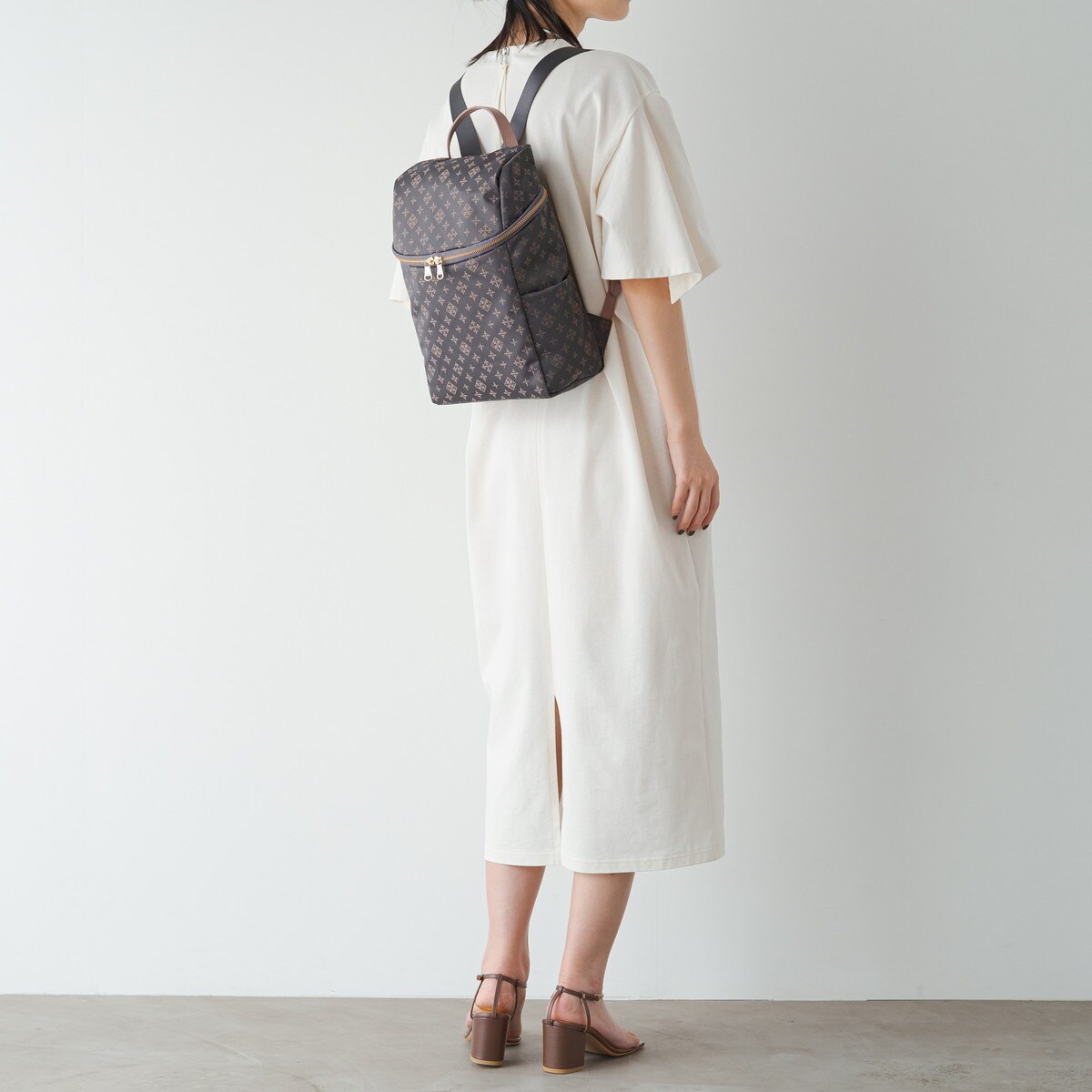 ラシット ダークグレー リュックサック (CE－423) russet（ラシット）の「デイリーリュックサック(CE-423)（バック