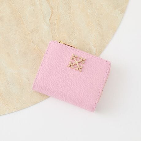 RpNgŎ[͂AiȈۂ̂zT̕Ƀsb^ȃACeBy|CgzEmOv[gfUC̃ANZgɁEV{̂郌U[ō̂ہE傫߃TCỸJ[h[łt[|PbgERCP[XADꂪꂼ2ɕĐڂ₷ydlzD~2J[h|Pbg~6K~1id؂肠jt[|Pbg~3yJ[\Lz̃J[͒PF^CvłEBlack2EGrayBeige2ED.BrownETealGreenEPinkEBordeaux̃J[͊OƓ̐FقȂoCJ[^CvłEiBlack/BEjOubN/x[WEiGrayPKjOO[/sNEiGrayBE/GRjOO[W/O[EiD.Brown/GYjOuE/O[yӎzE{vgpî߃V̂镔ALY镔ƁAɂĐ܂ꂽ̌̂Ȃł͂̌܂BEvv̕\͂Iт͂ł܂B\ߓVRfނł邱Ƃ̏エߒ悤肢܂BE܂G▀CɂFmւ̐Fڂ肪\܂BMade in Japan---------------------------Cɓo^߂Ă܂EîCɓo^FJ[̍ēגʒmE݌ɐP_̒ʒmEZ[ʒm󂯎܂BEuĥCɓo^FV쏤iēׂȂǂ̃uh̏󂯎܂B